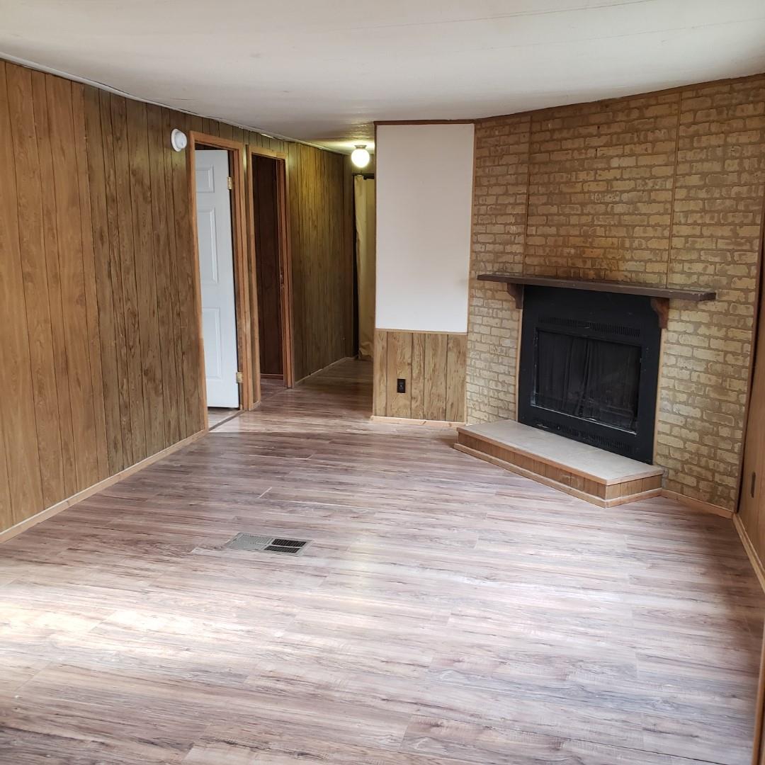 301 S Johnson Ave, Thorndale, TX 76577