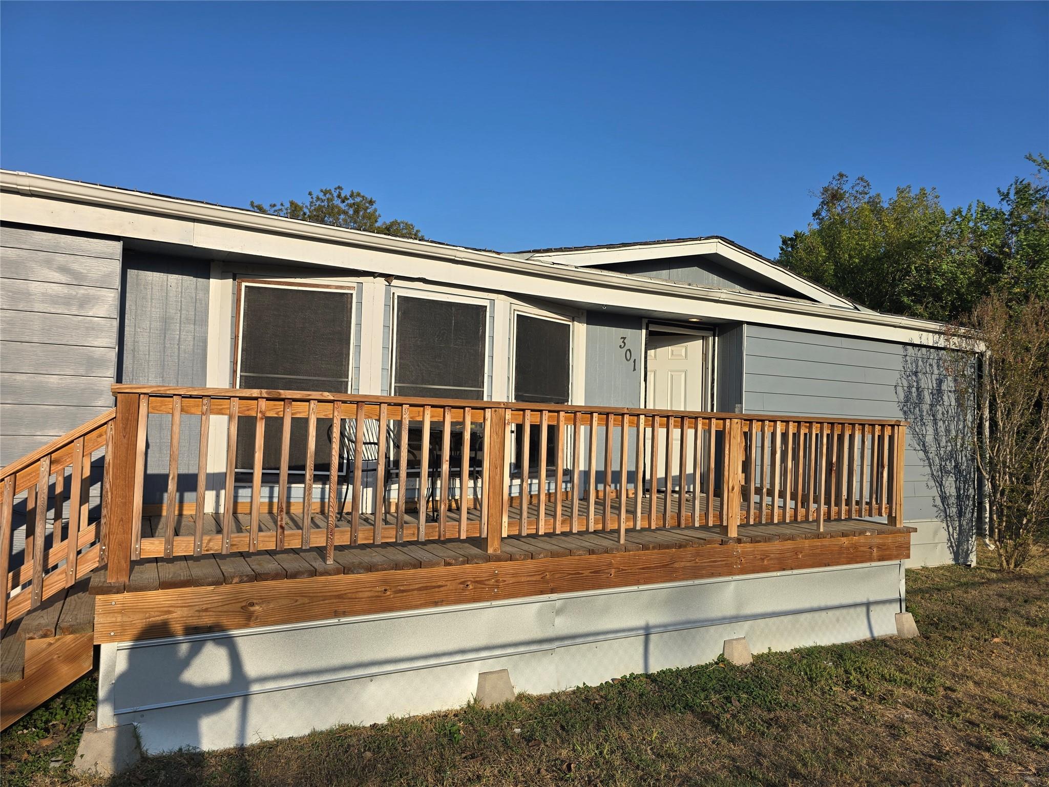 301 S Johnson Ave, Thorndale, TX 76577