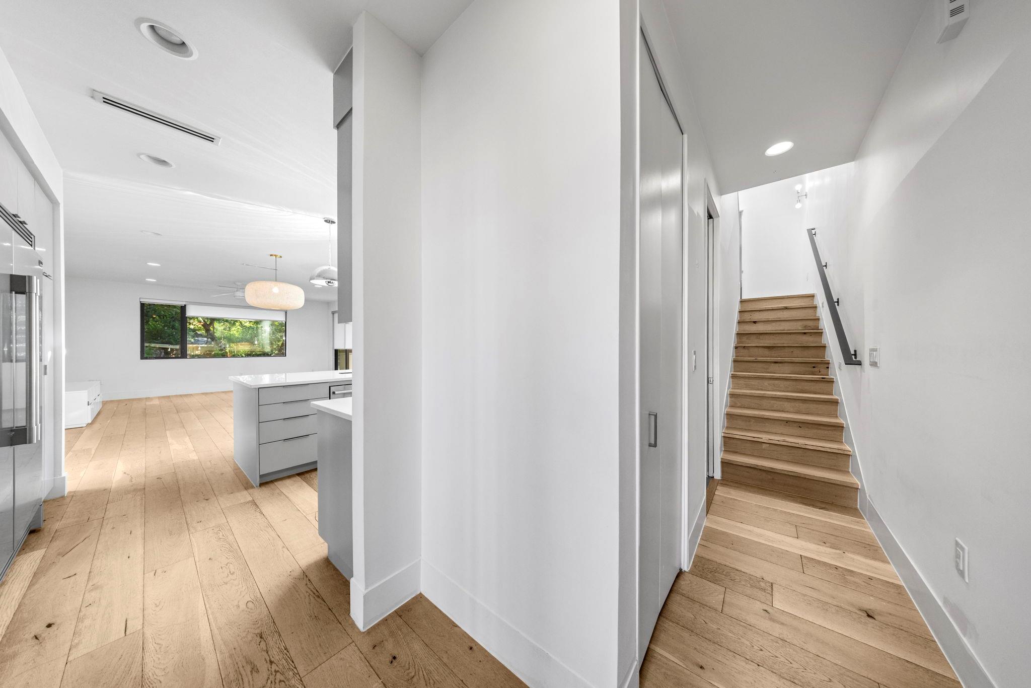 1116 Mariposa Dr # D, Austin, TX 78704