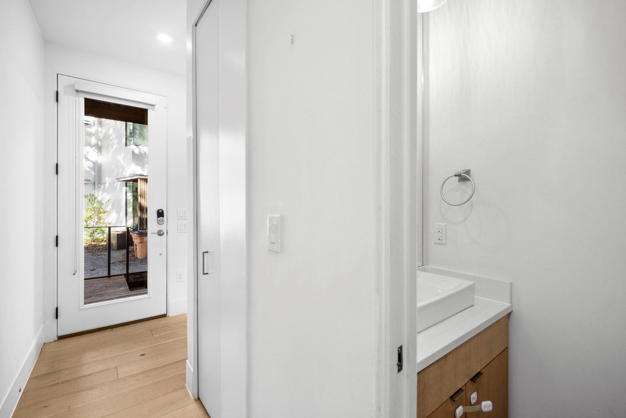 1116 Mariposa Dr # D, Austin, TX 78704