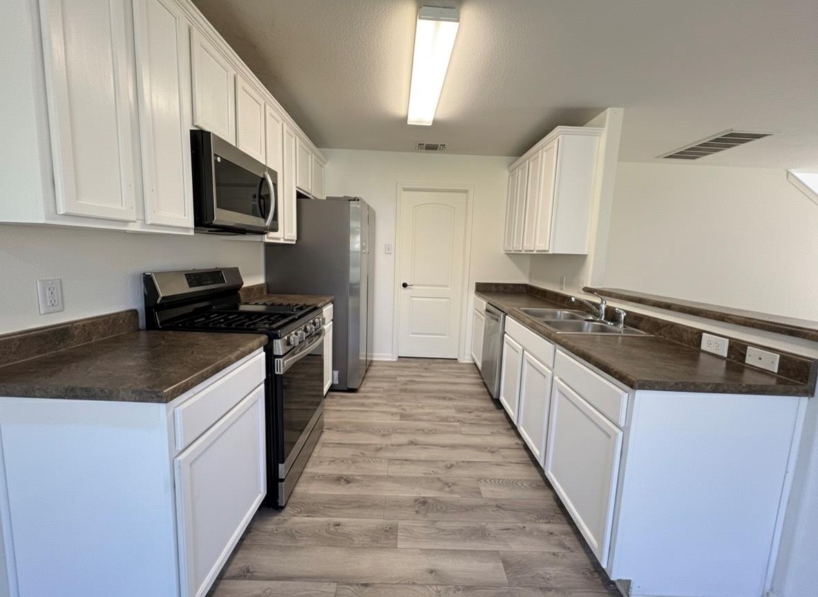 12200 Stoney Meadow Dr, Del Valle, TX 78617