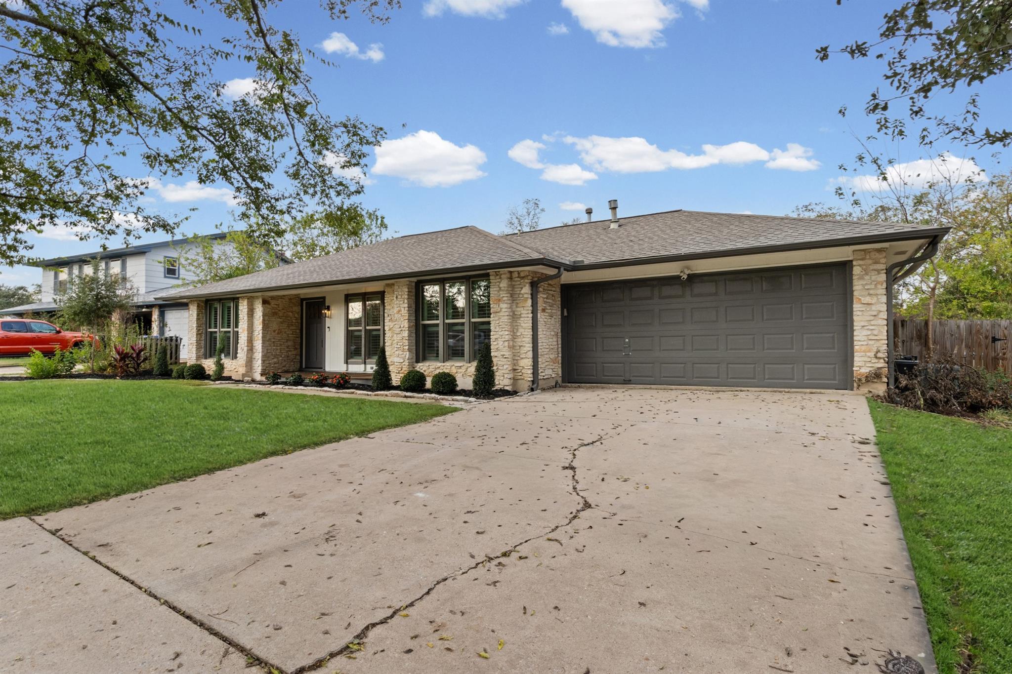 11004 Rustic Manor Ln, Austin, TX 78750