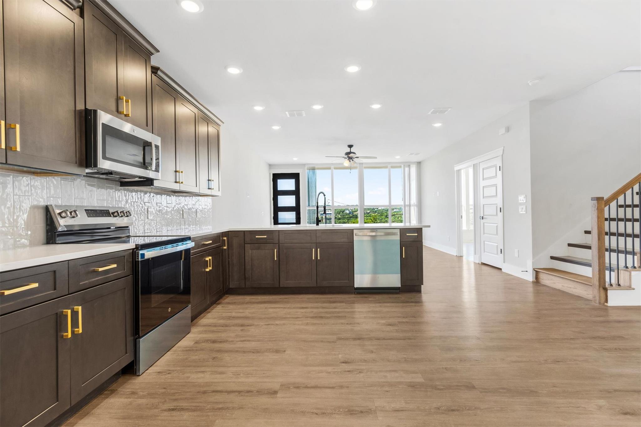 10113 Longhorn Skwy, Dripping Springs, TX 78620