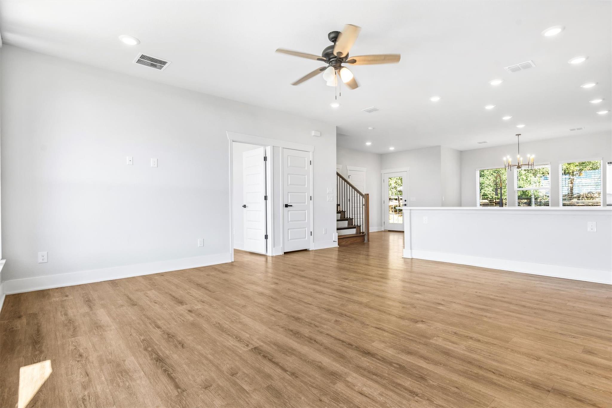 10113 Longhorn Skwy, Dripping Springs, TX 78620