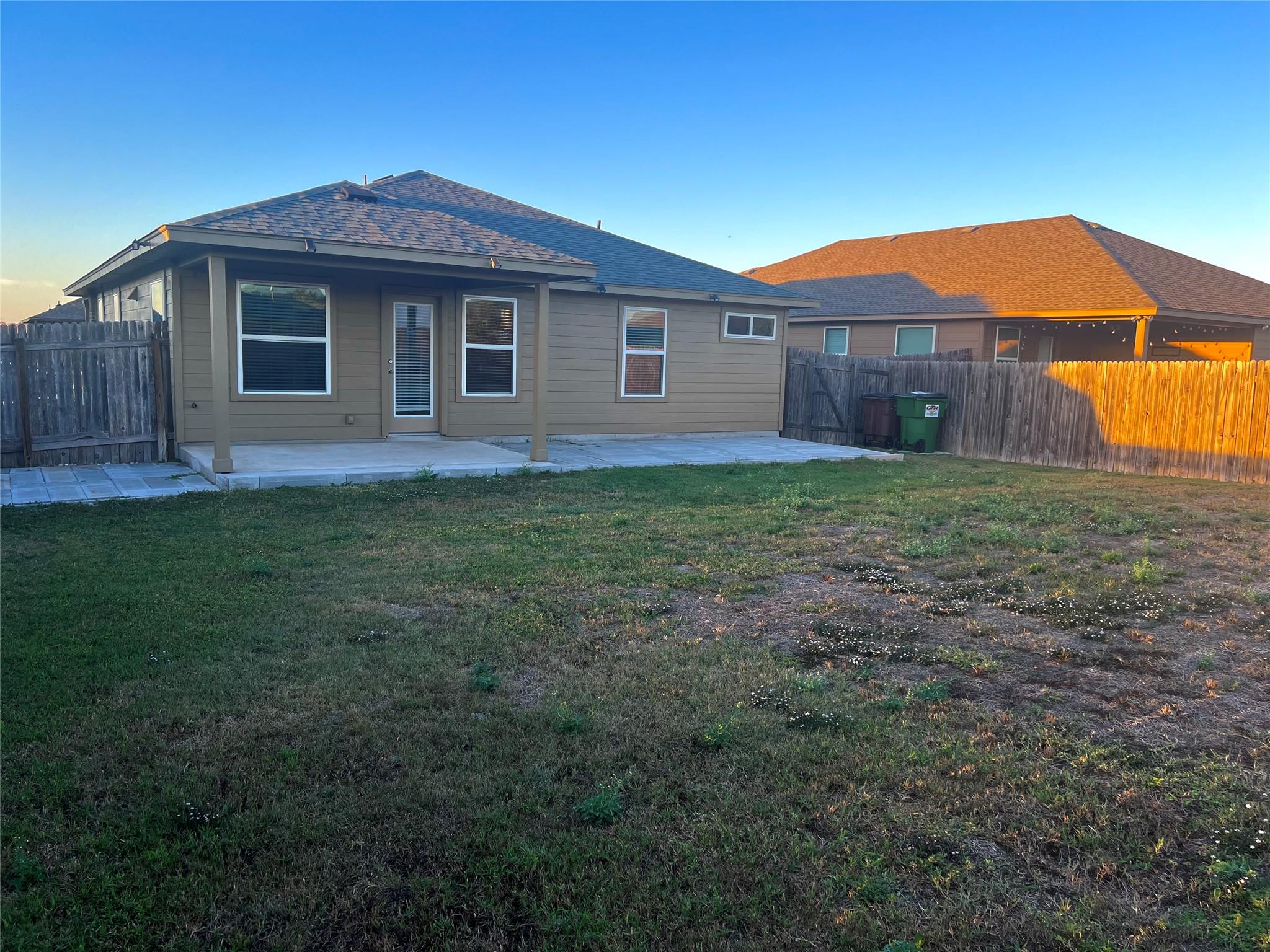1606 Shenandoah Trl, Lockhart, TX 78644