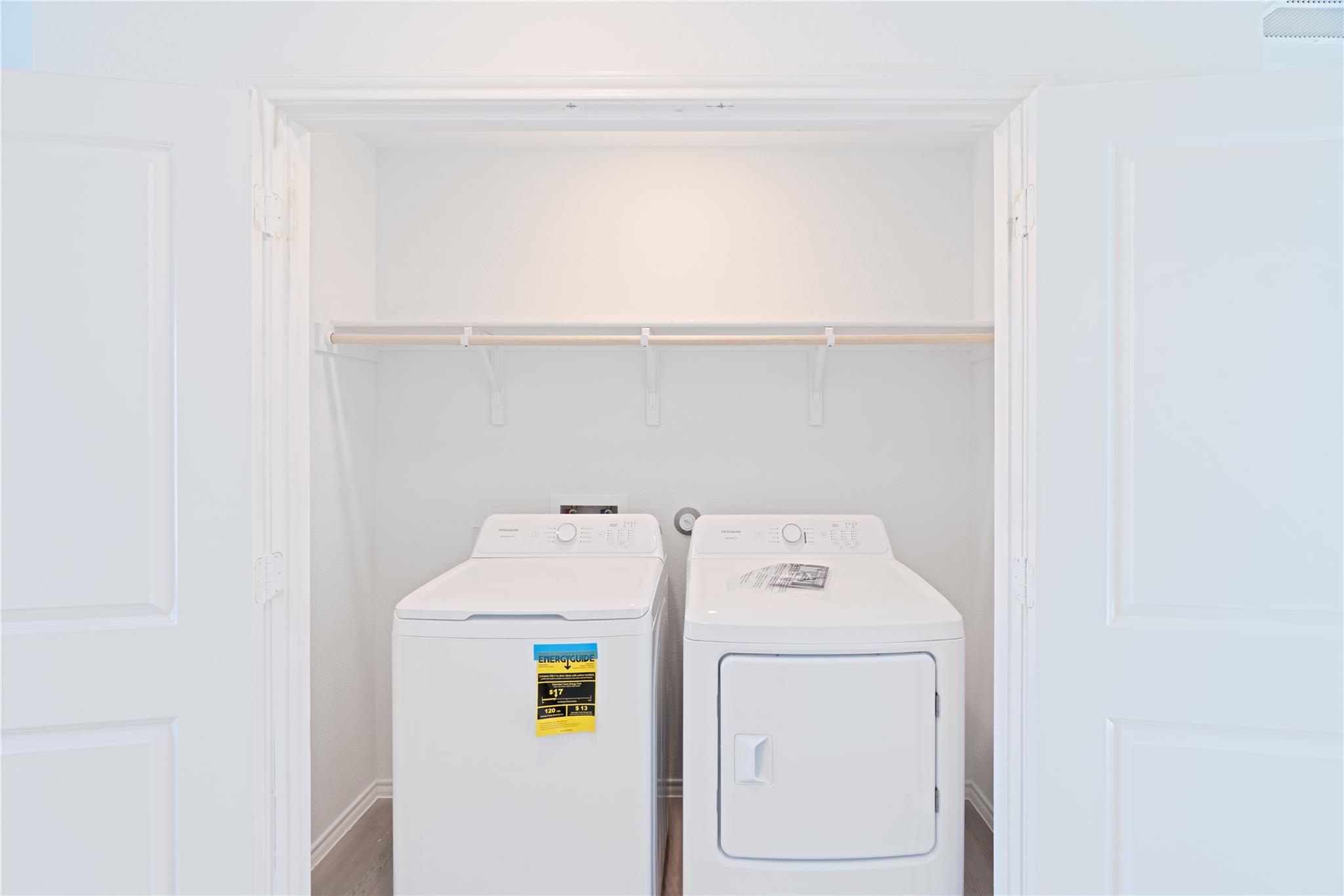 241 Kings Row Ln, Jarrell, TX 76537