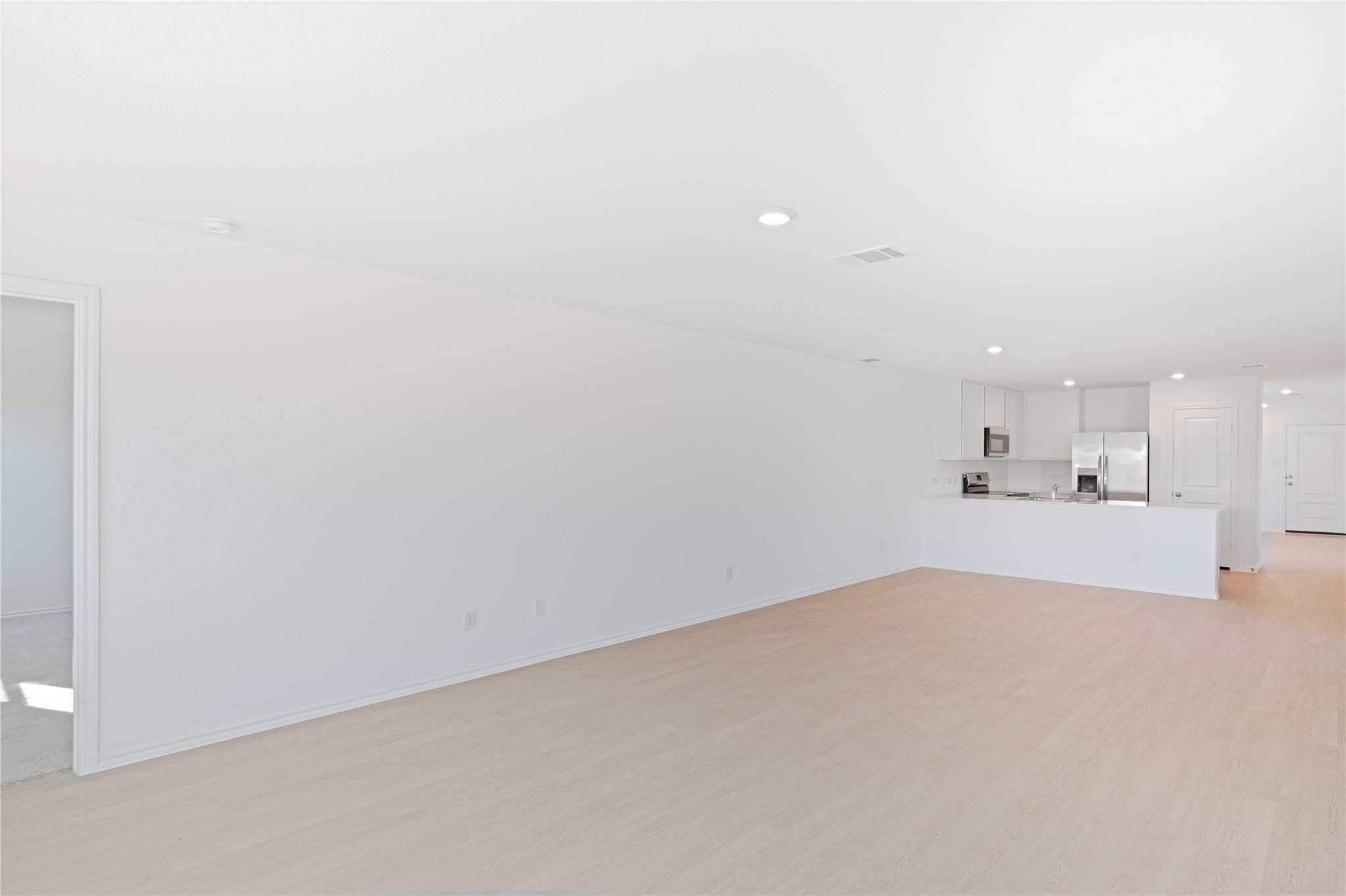 241 Kings Row Ln, Jarrell, TX 76537