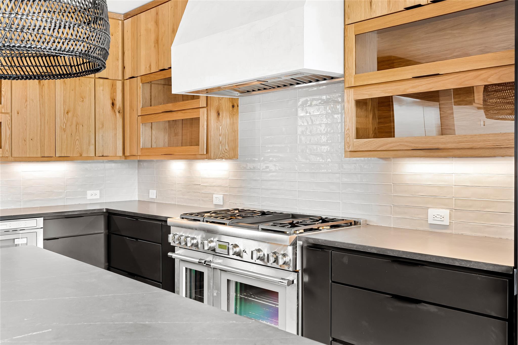 237 Canyon Turn Trl, Lakeway, TX 78734