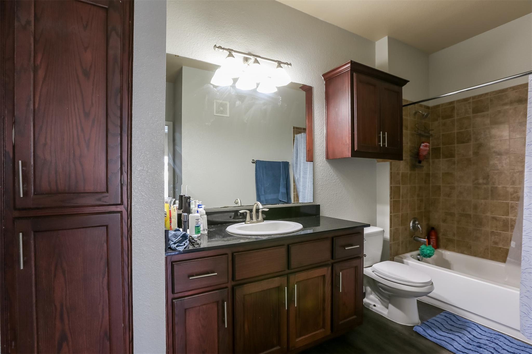 910 W 25th St # 308, Austin, TX 78705