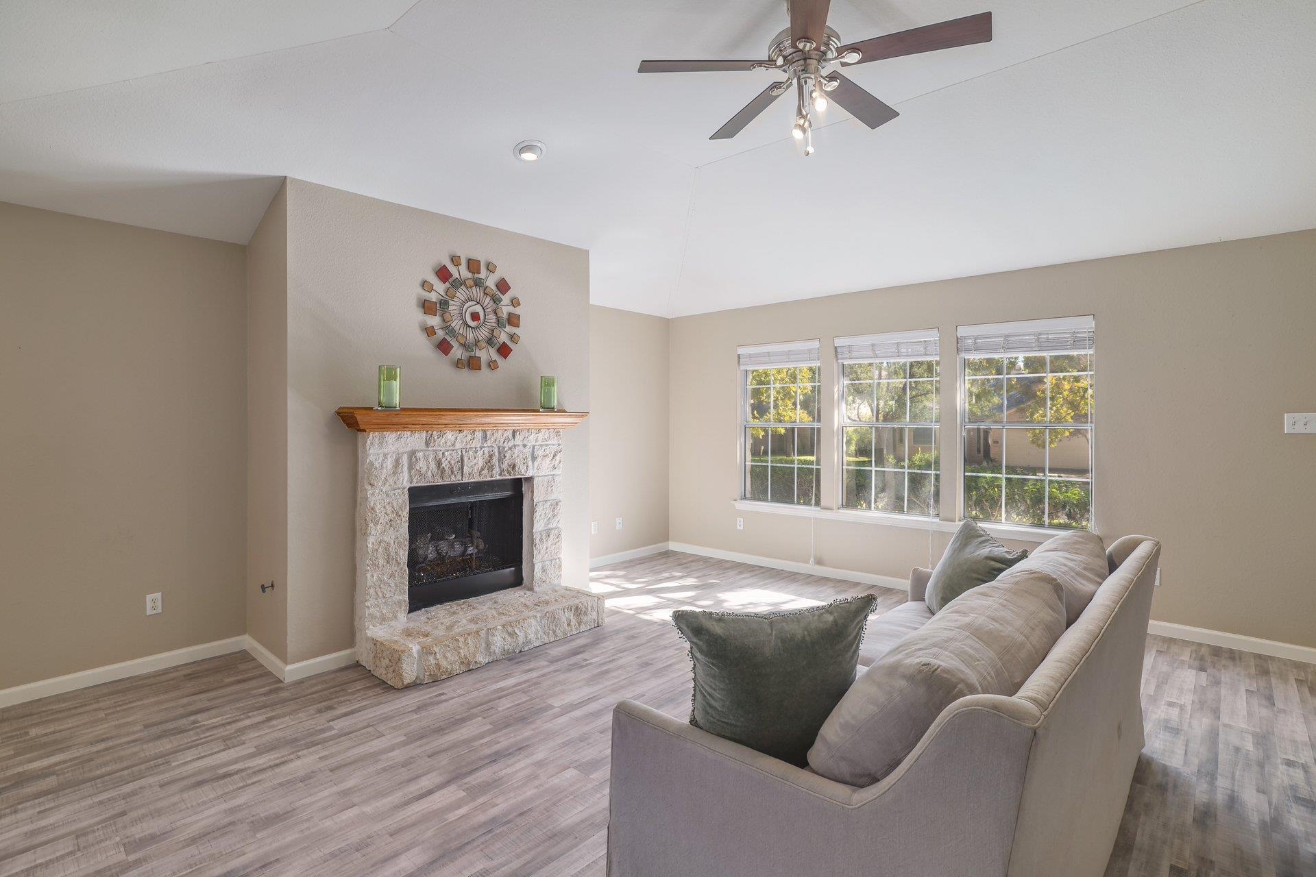 6121 Jumano Ln, Austin, TX 78749