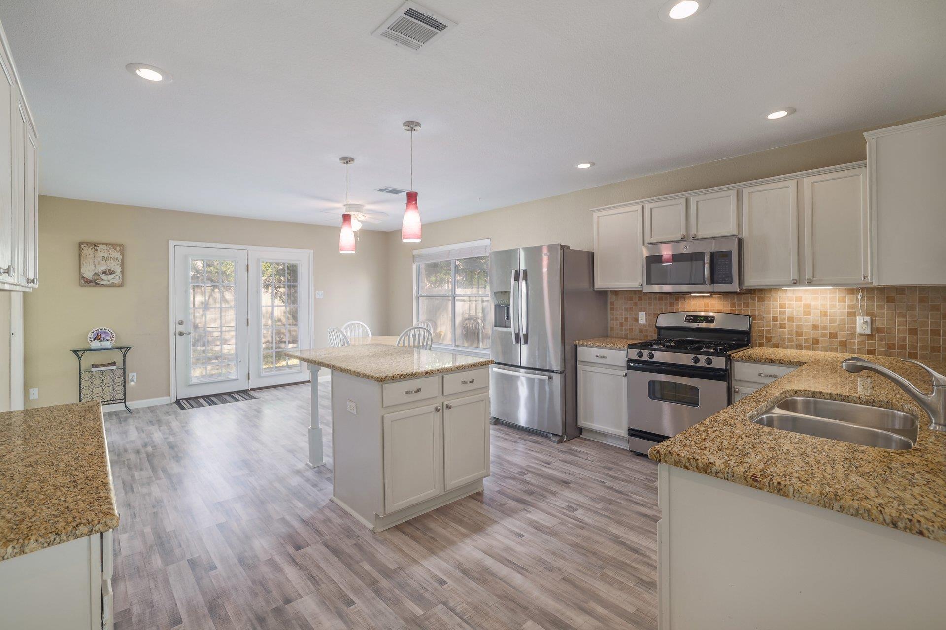 6121 Jumano Ln, Austin, TX 78749