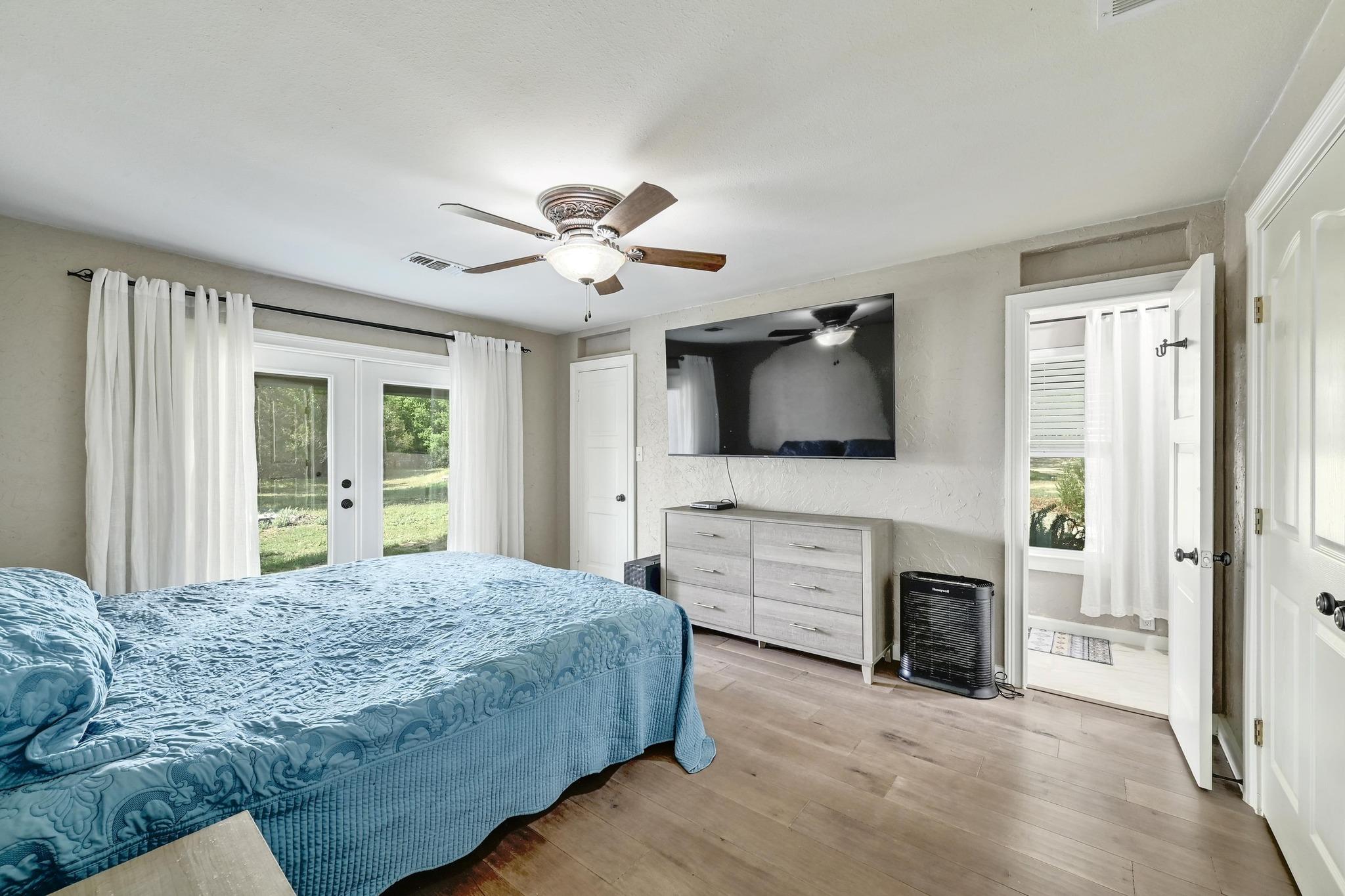 120 Buena Vista Vis, Blanco, TX 78606