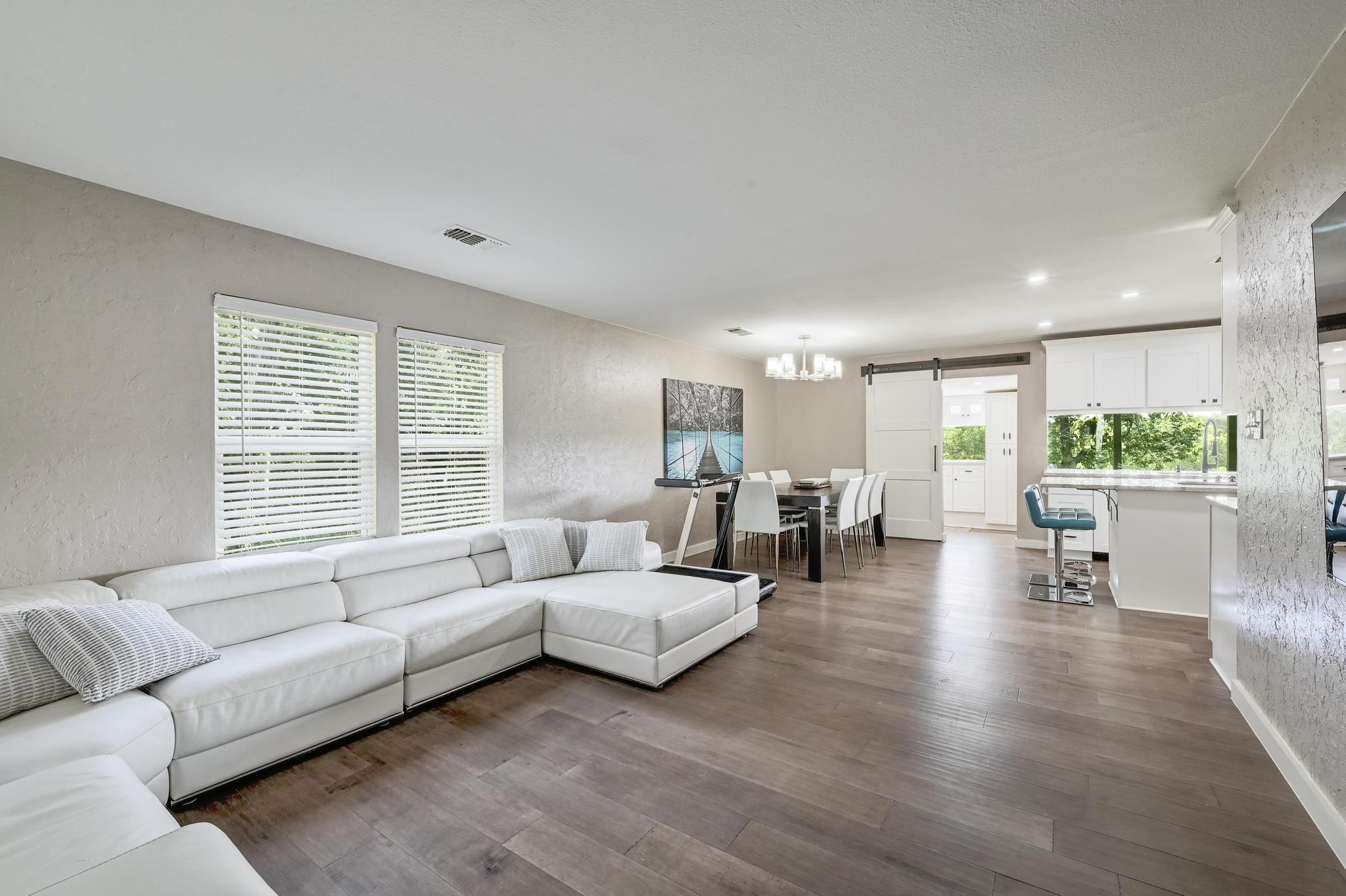 120 Buena Vista Vis, Blanco, TX 78606