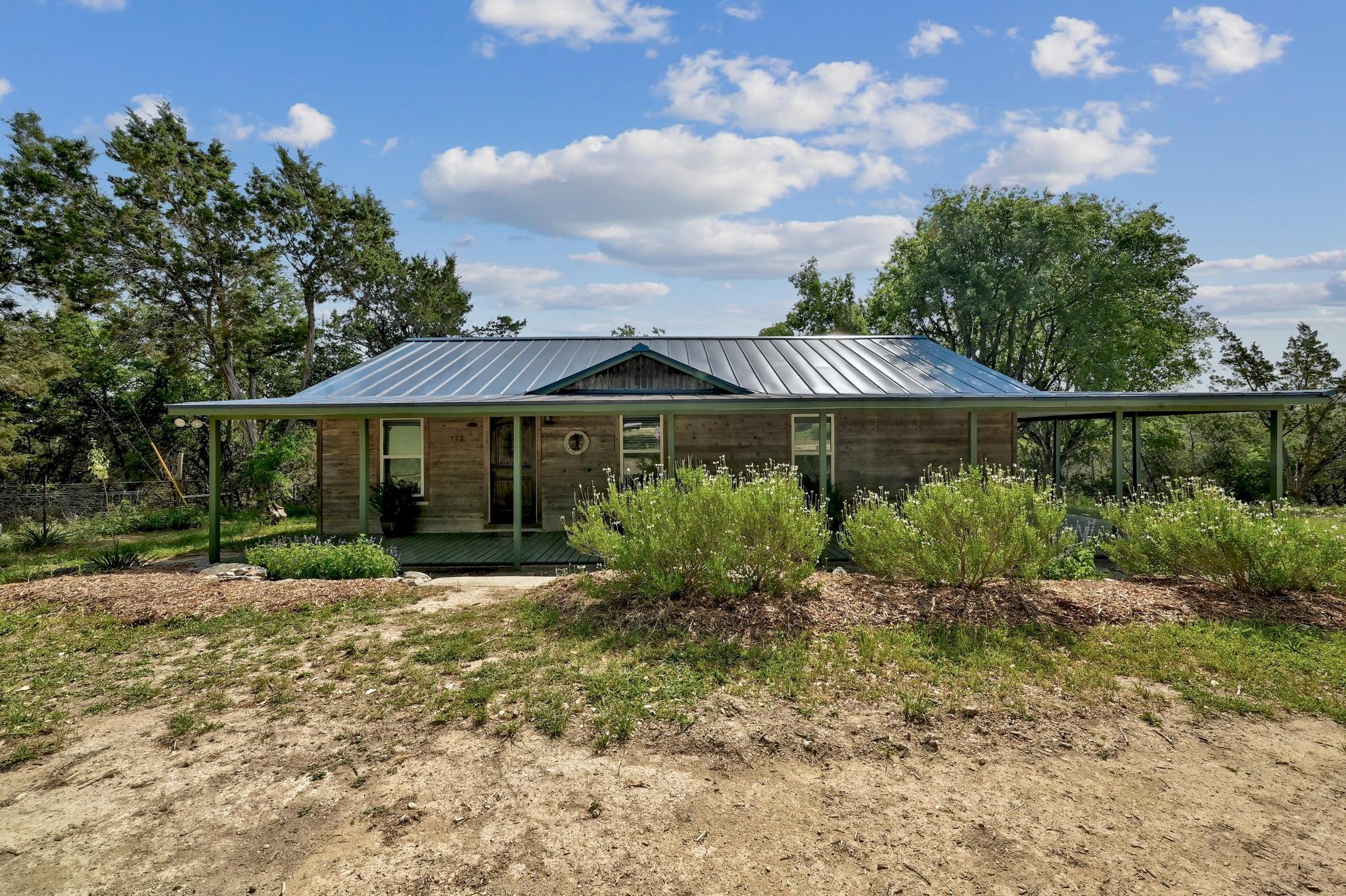 120 Buena Vista Vis, Blanco, TX 78606