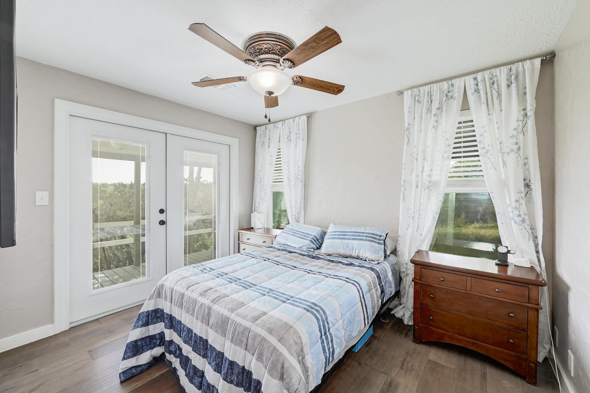 120 Buena Vista Vis, Blanco, TX 78606