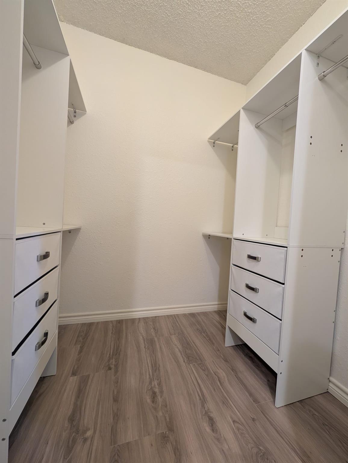 3908 Holt Dr, Austin, TX 78749