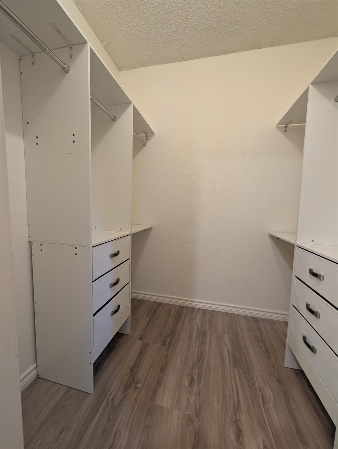 3908 Holt Dr, Austin, TX 78749