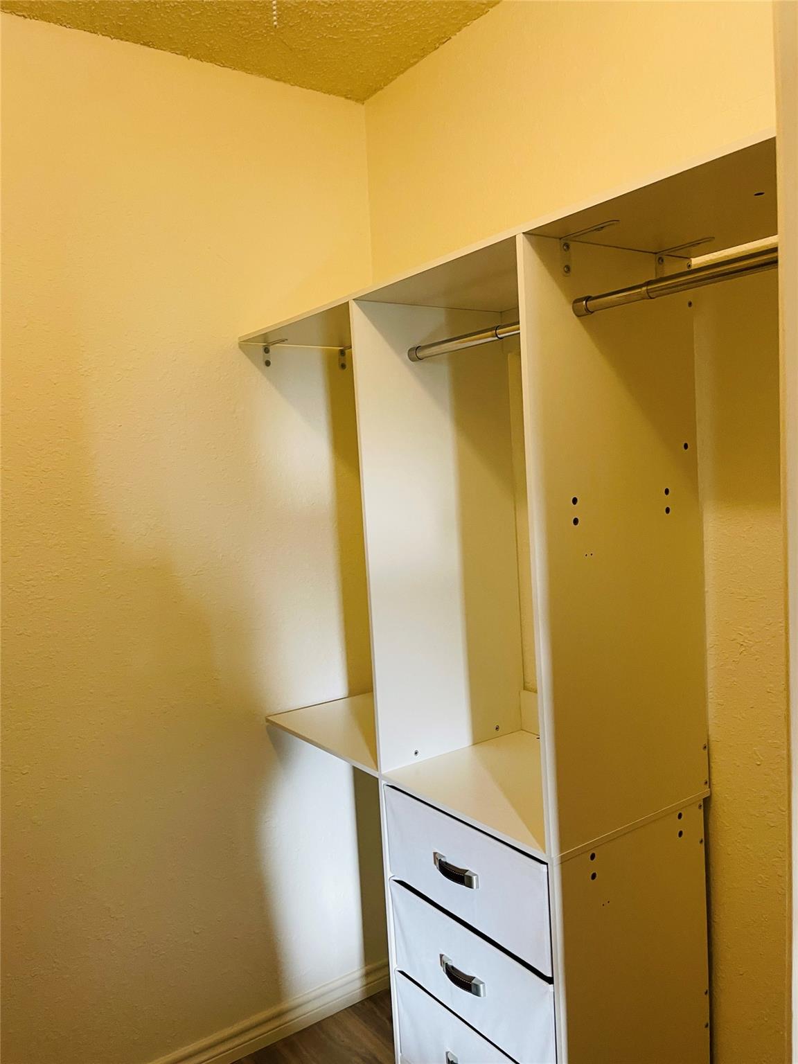 3908 Holt Dr, Austin, TX 78749