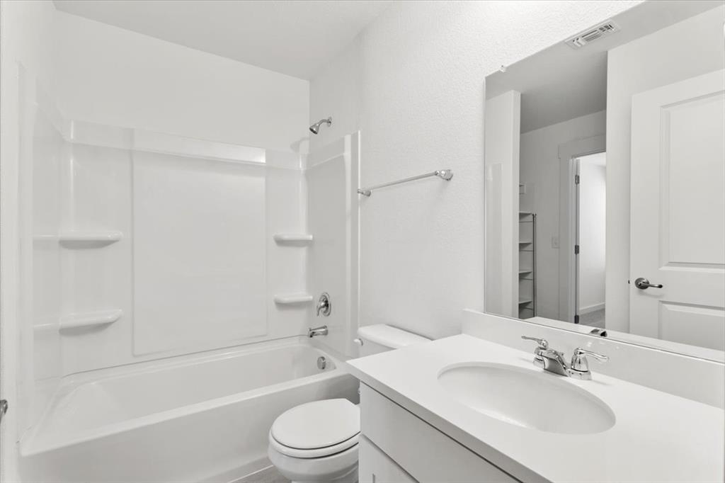 7324 Sparkling Light Dr, Del Valle, TX 78617