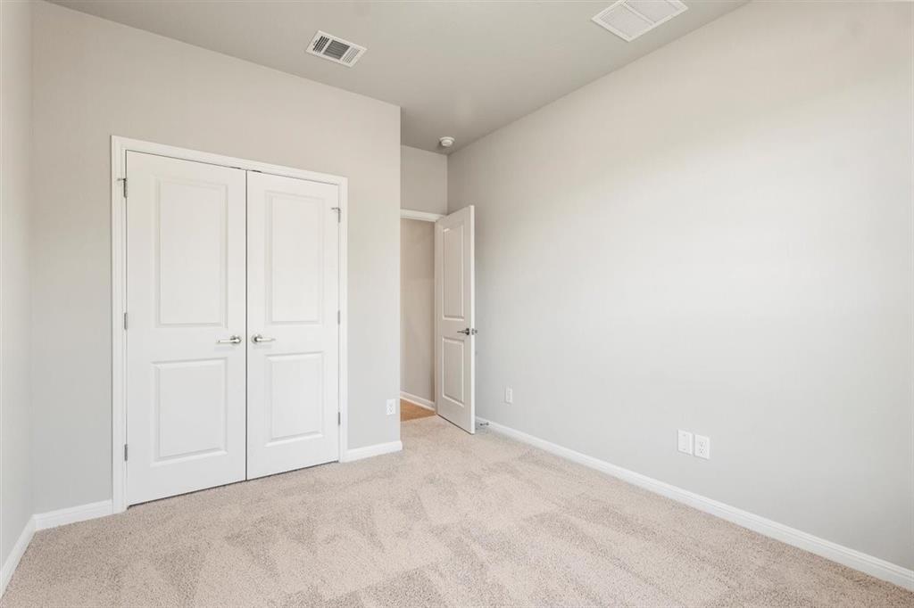 204 Green Knoll Ln, Georgetown, TX 78628