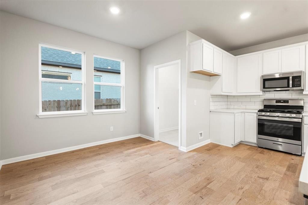 204 Green Knoll Ln, Georgetown, TX 78628