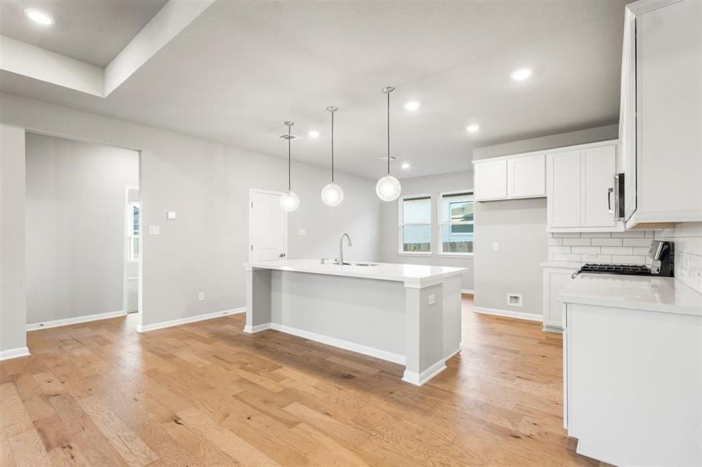 204 Green Knoll Ln, Georgetown, TX 78628