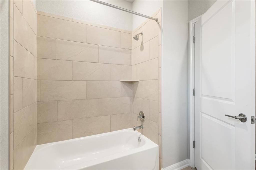 204 Green Knoll Ln, Georgetown, TX 78628