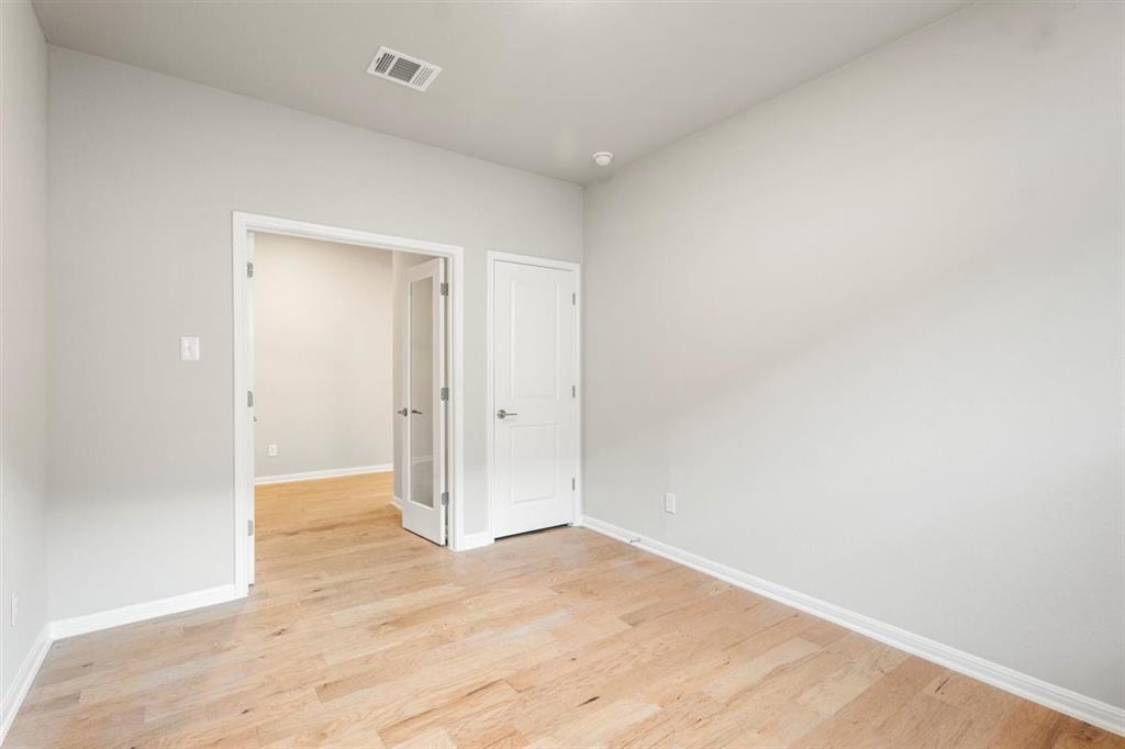 204 Green Knoll Ln, Georgetown, TX 78628