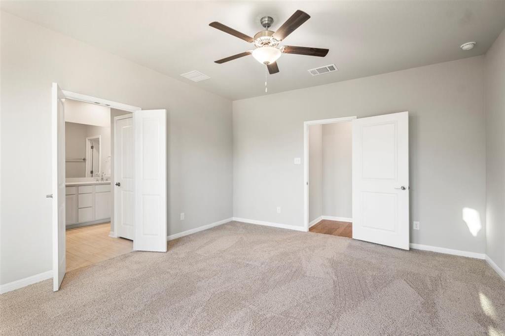 204 Green Knoll Ln, Georgetown, TX 78628