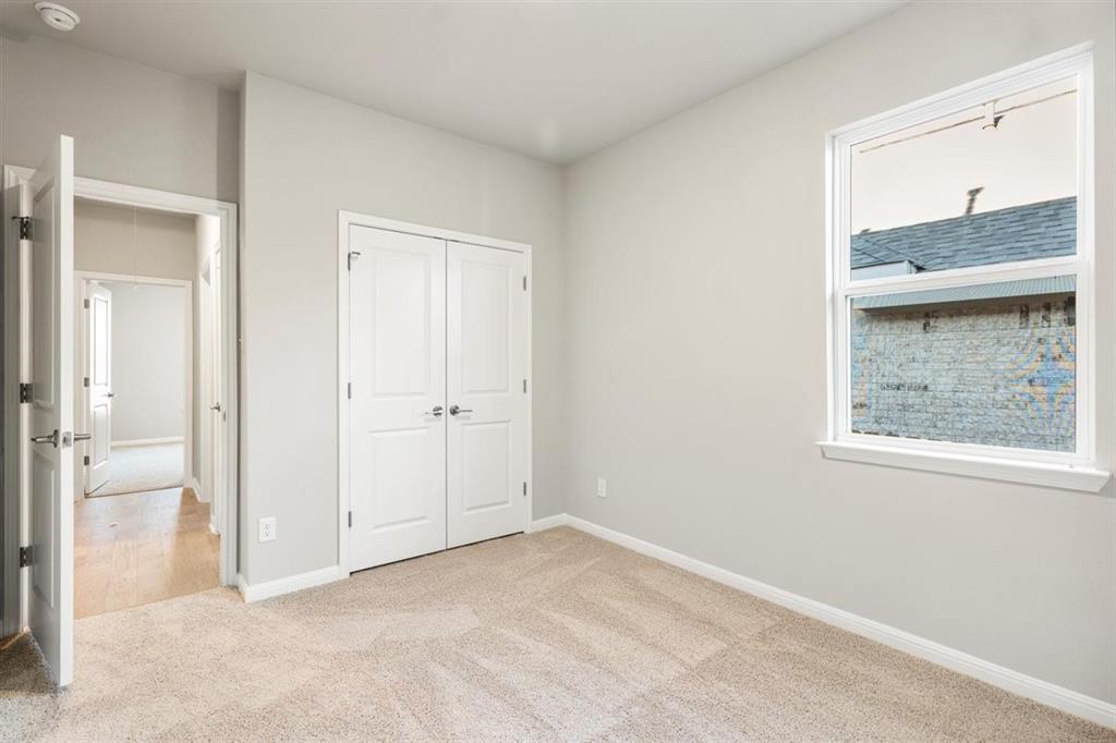 204 Green Knoll Ln, Georgetown, TX 78628