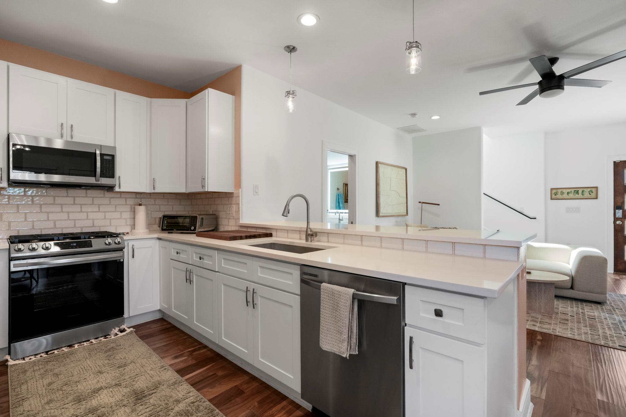 1148 Webberville Rd # 6, Austin, TX 78721