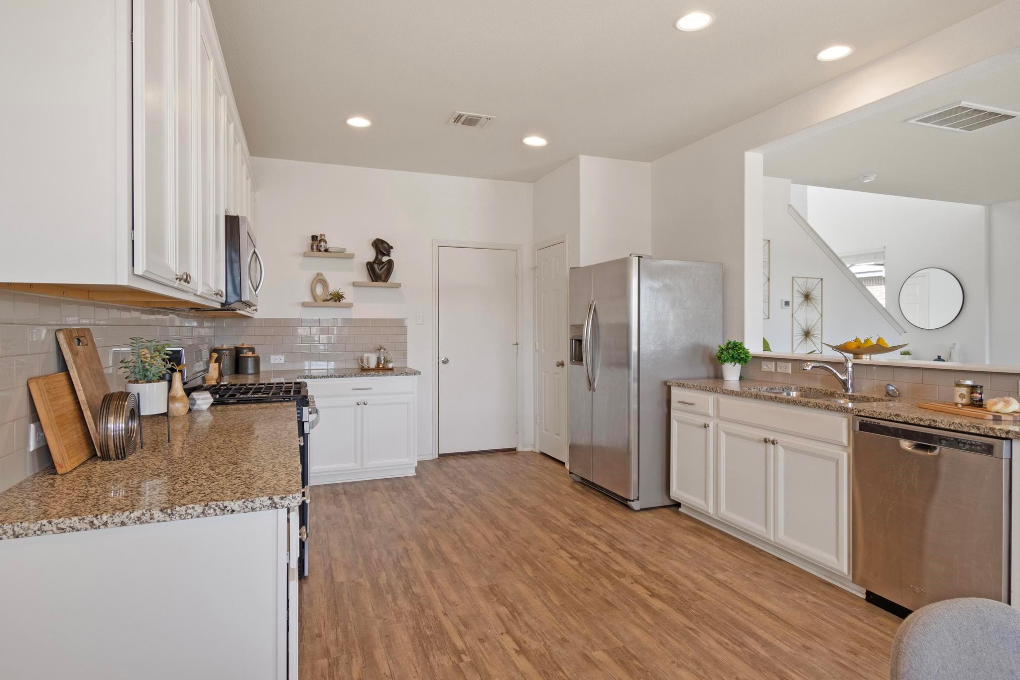 217 Boxwood Dr, Buda, TX 78610