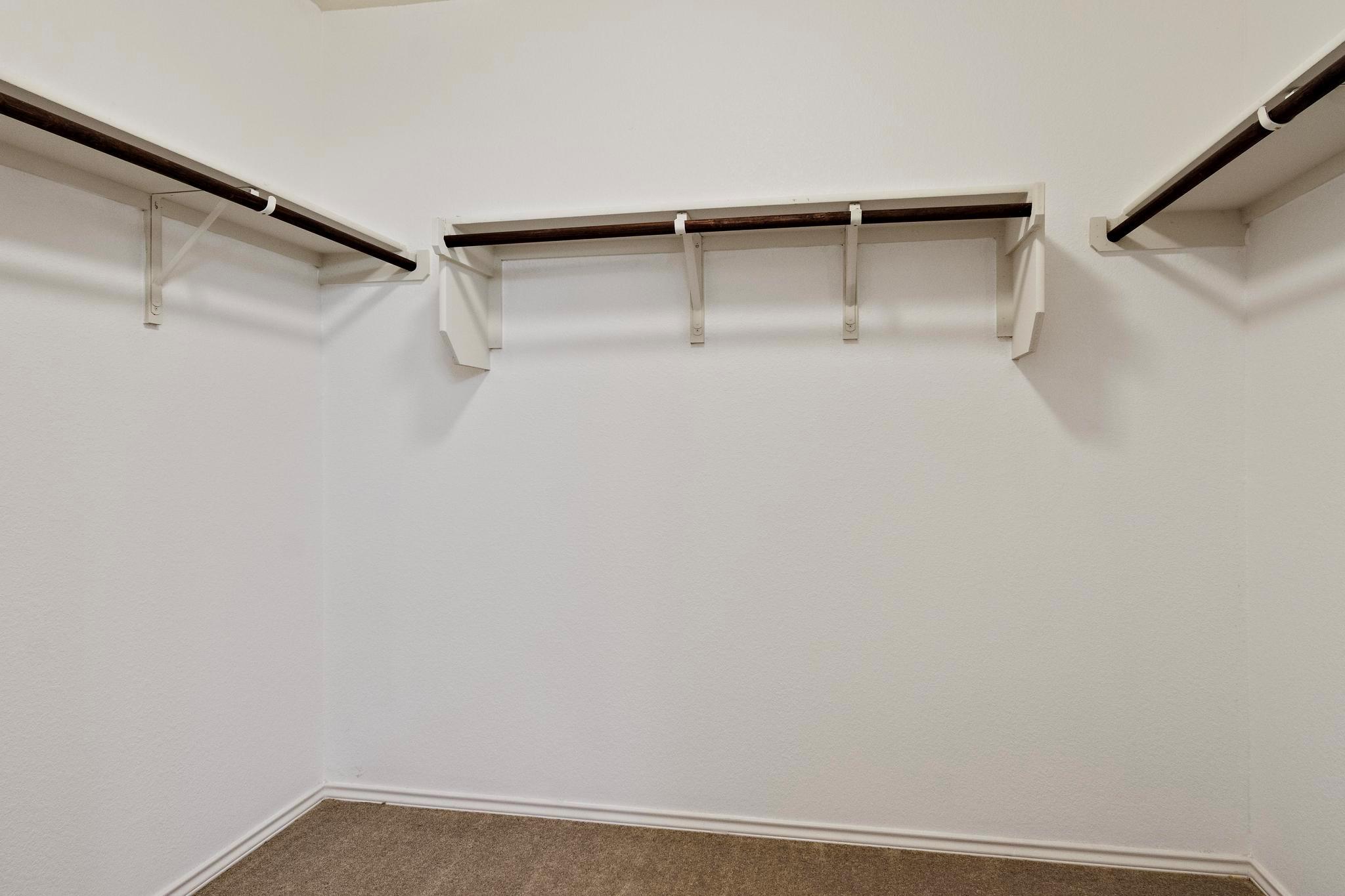 217 Boxwood Dr, Buda, TX 78610