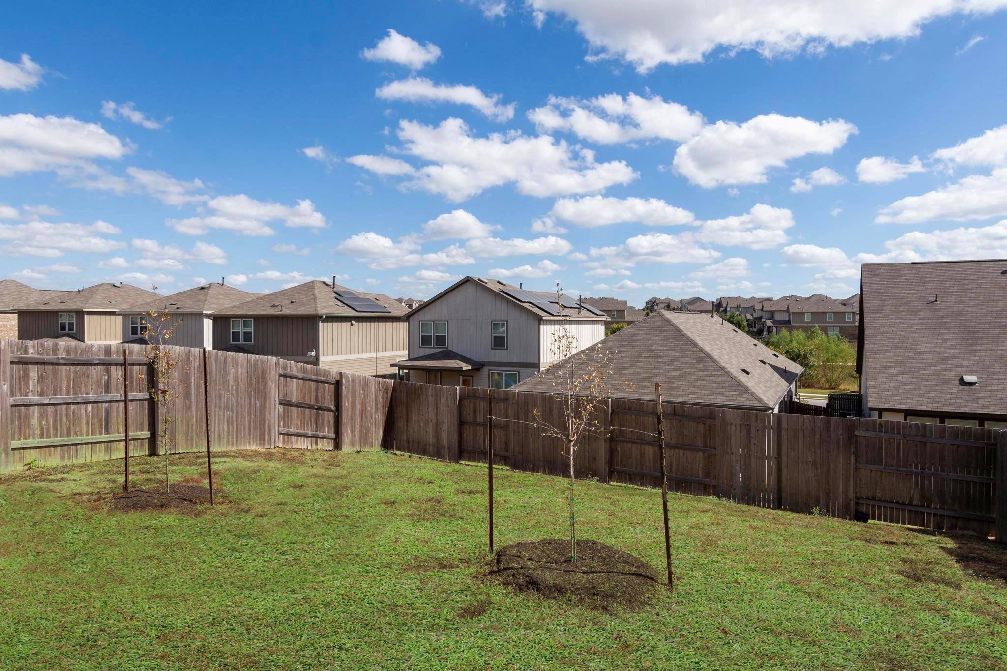 217 Boxwood Dr, Buda, TX 78610