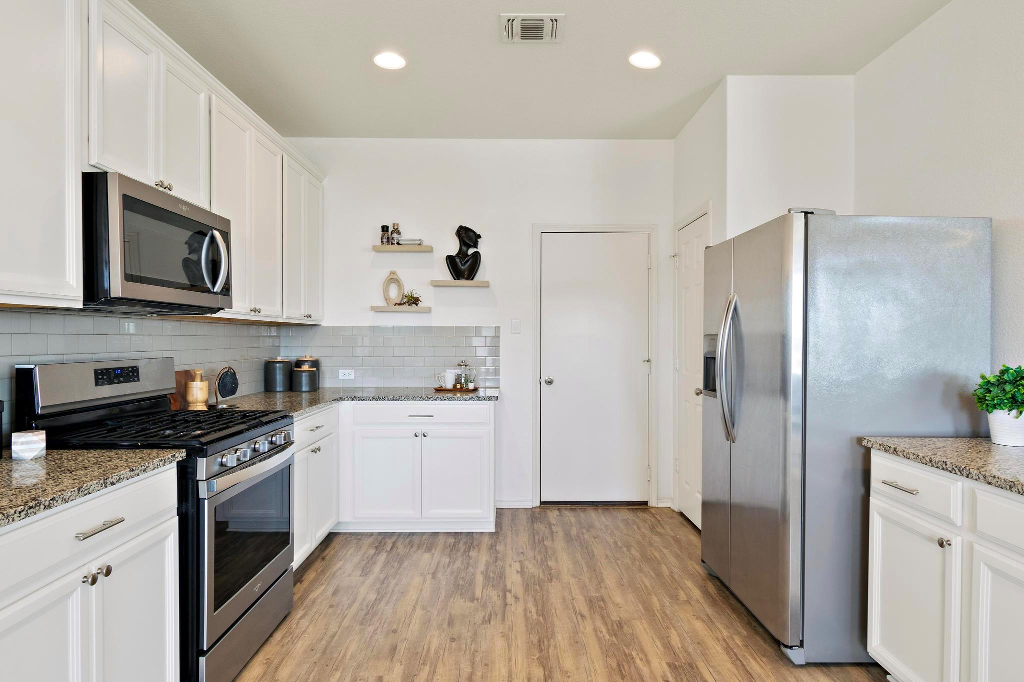 217 Boxwood Dr, Buda, TX 78610