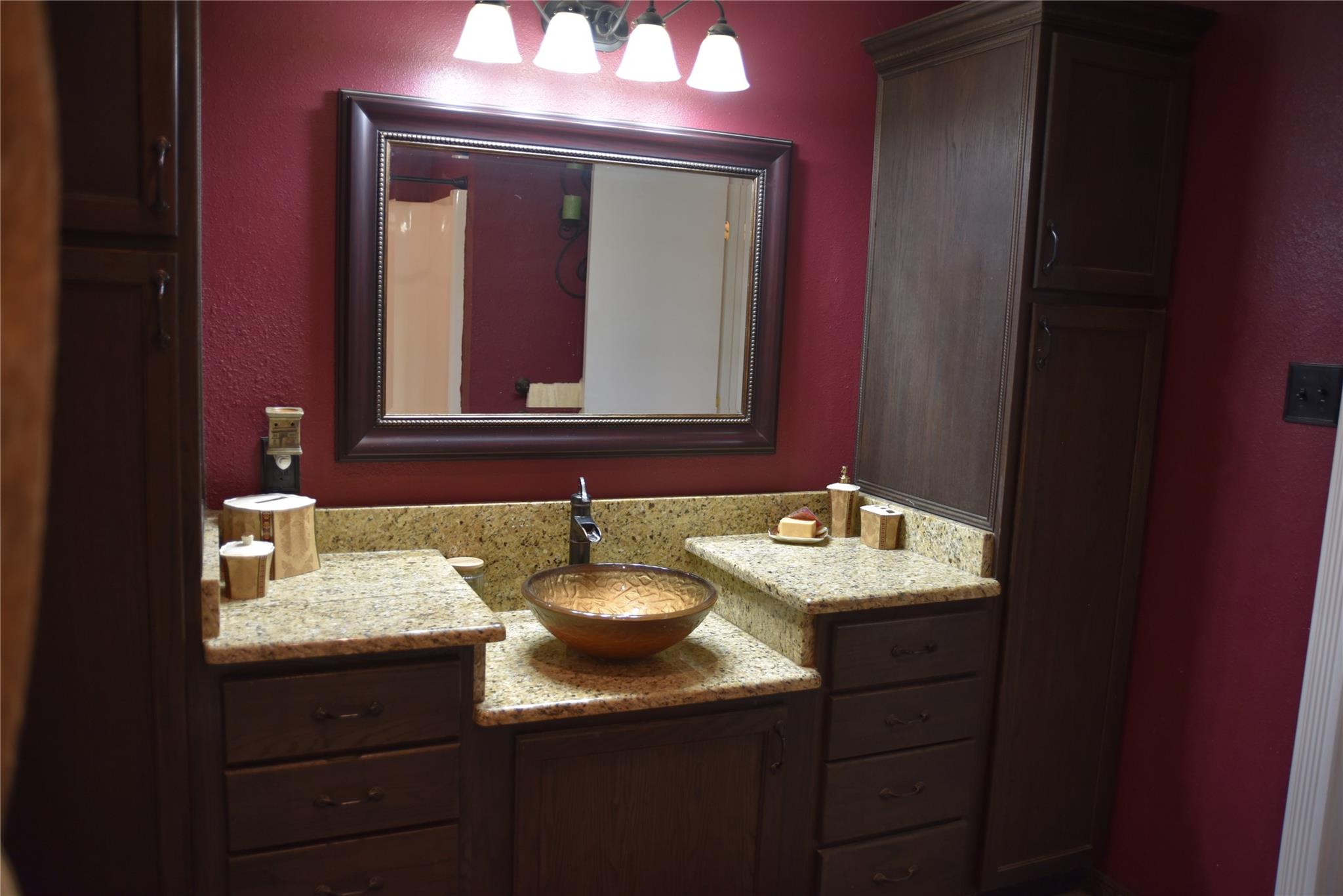 306 Deerwood Dr, San Marcos, TX 78666