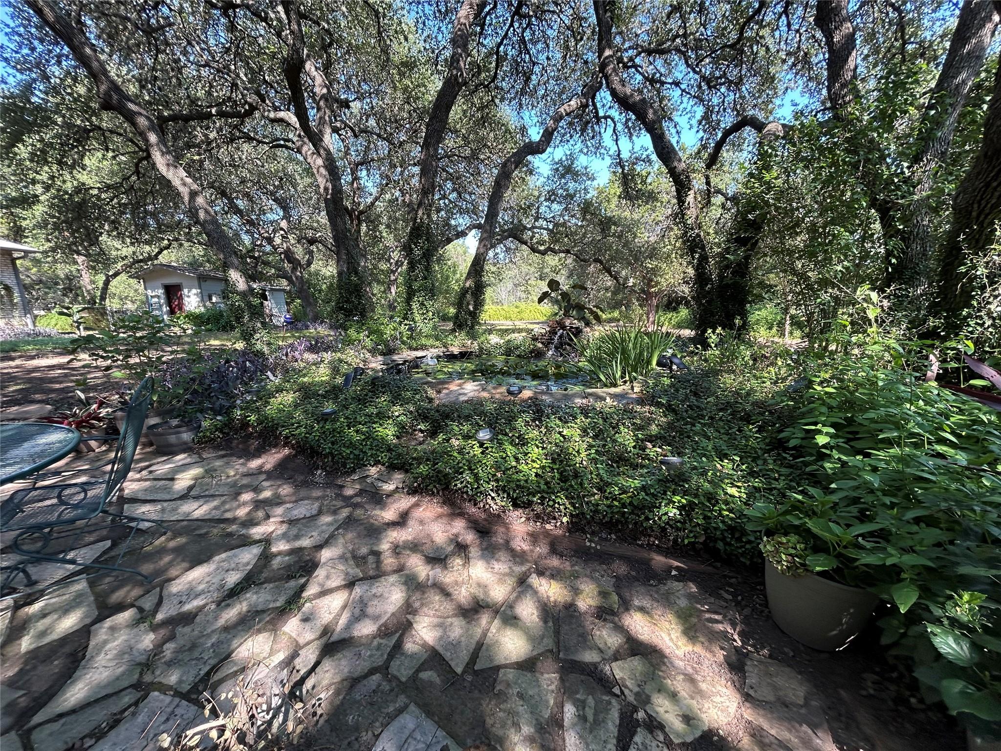 306 Deerwood Dr, San Marcos, TX 78666