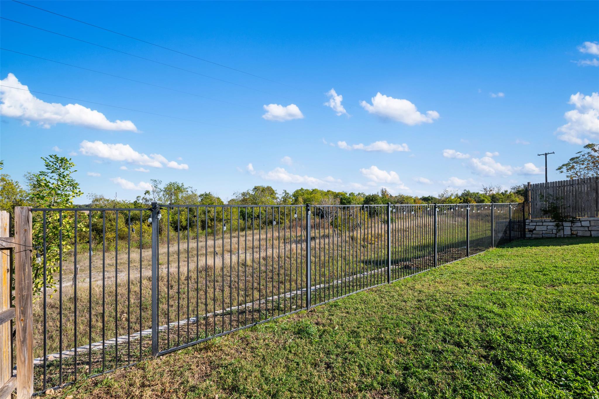 117 Liard River Rd, Hutto, TX 78634