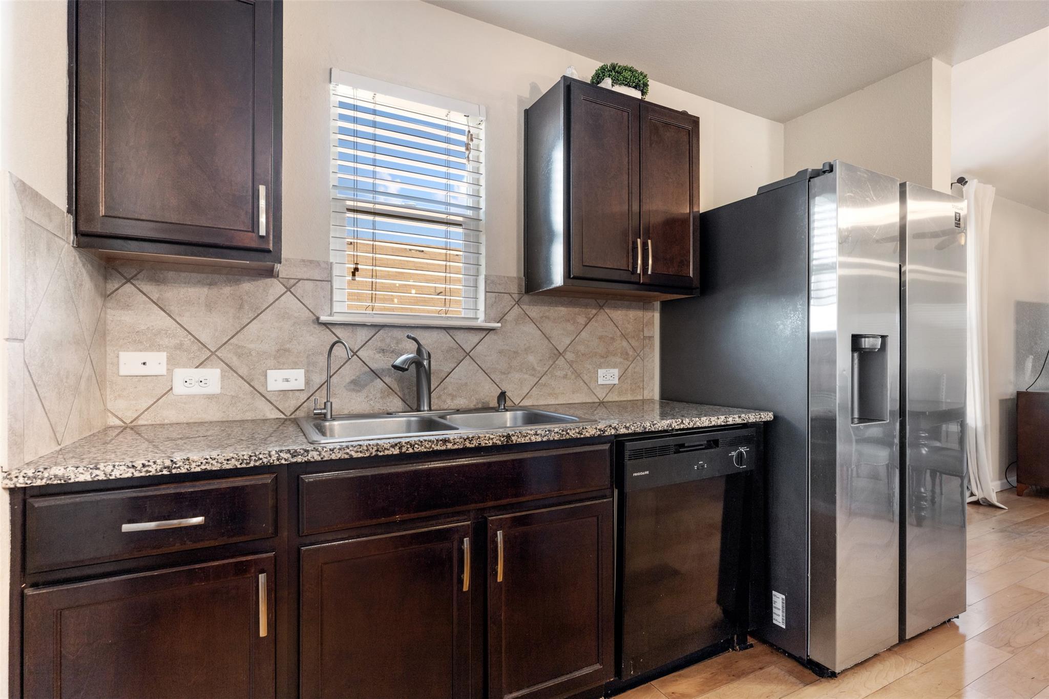 117 Liard River Rd, Hutto, TX 78634