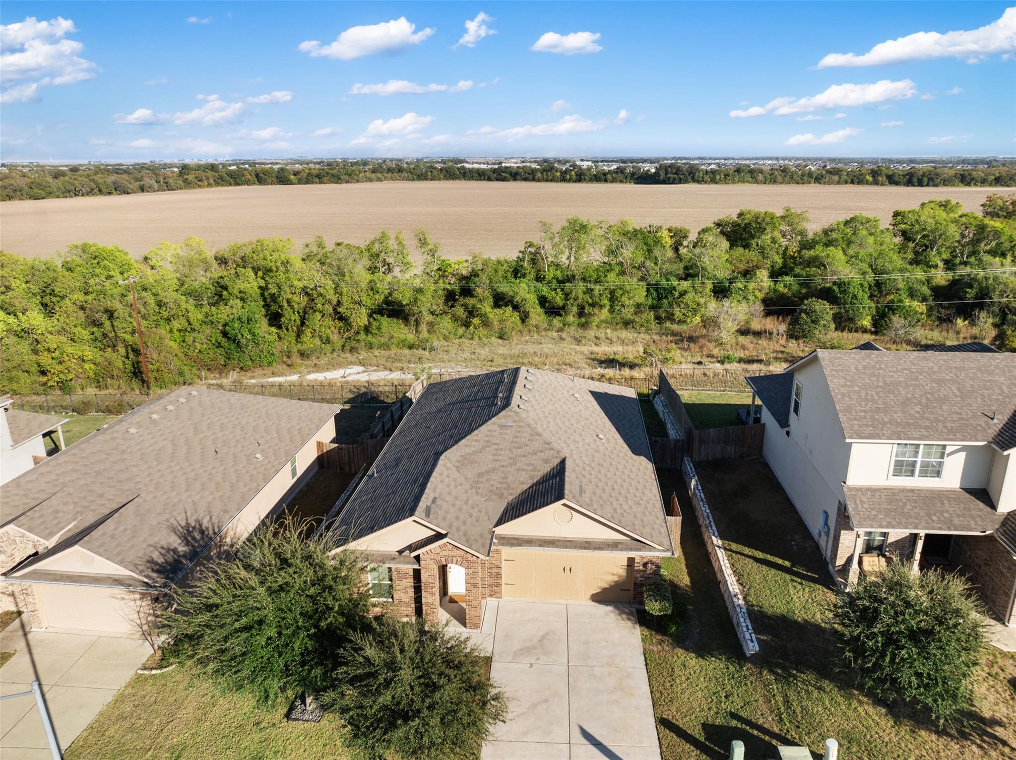 117 Liard River Rd, Hutto, TX 78634