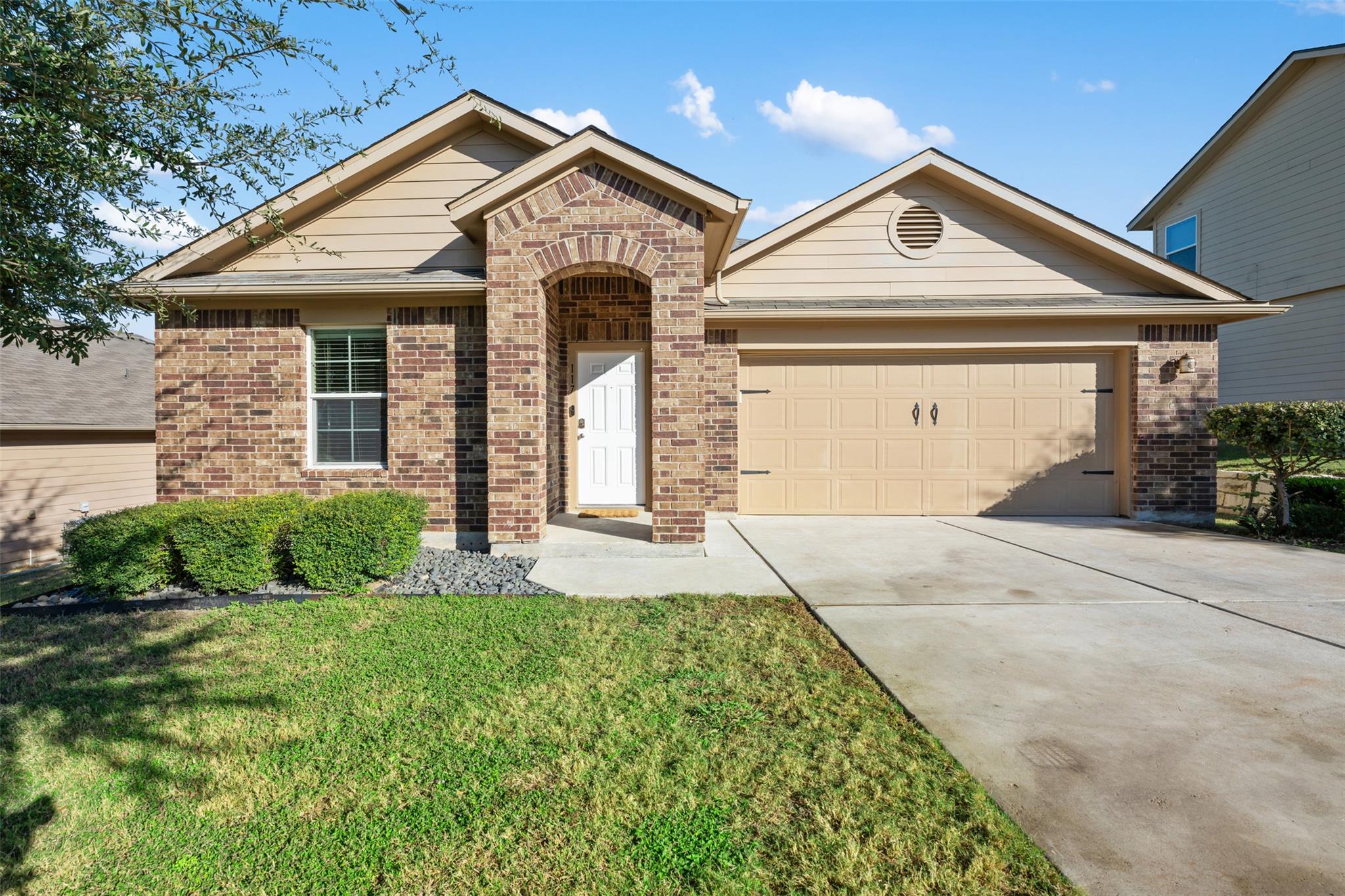 117 Liard River Rd, Hutto, TX 78634