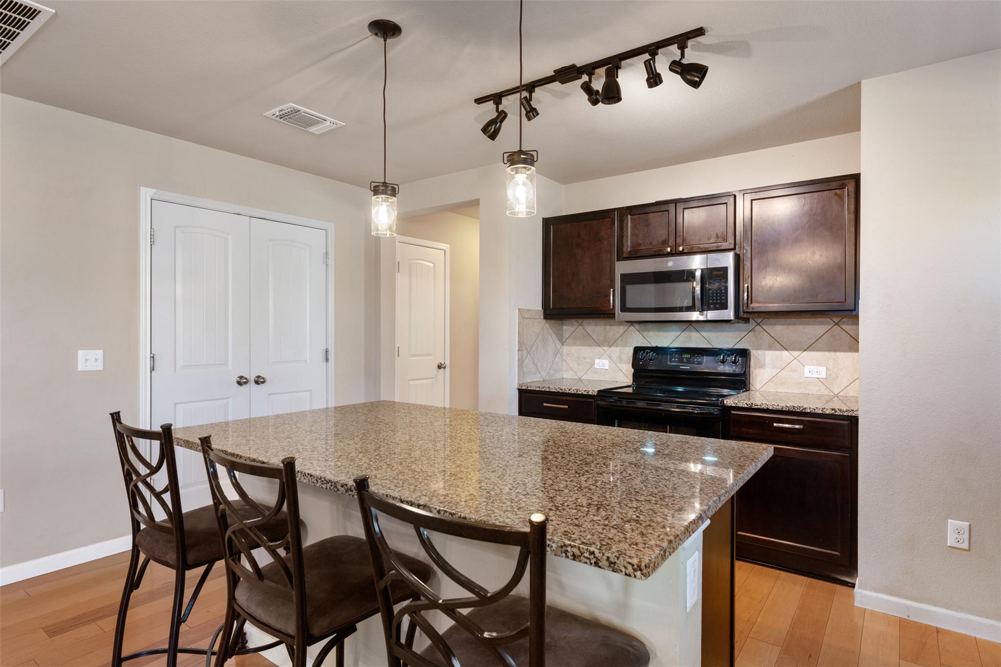 117 Liard River Rd, Hutto, TX 78634