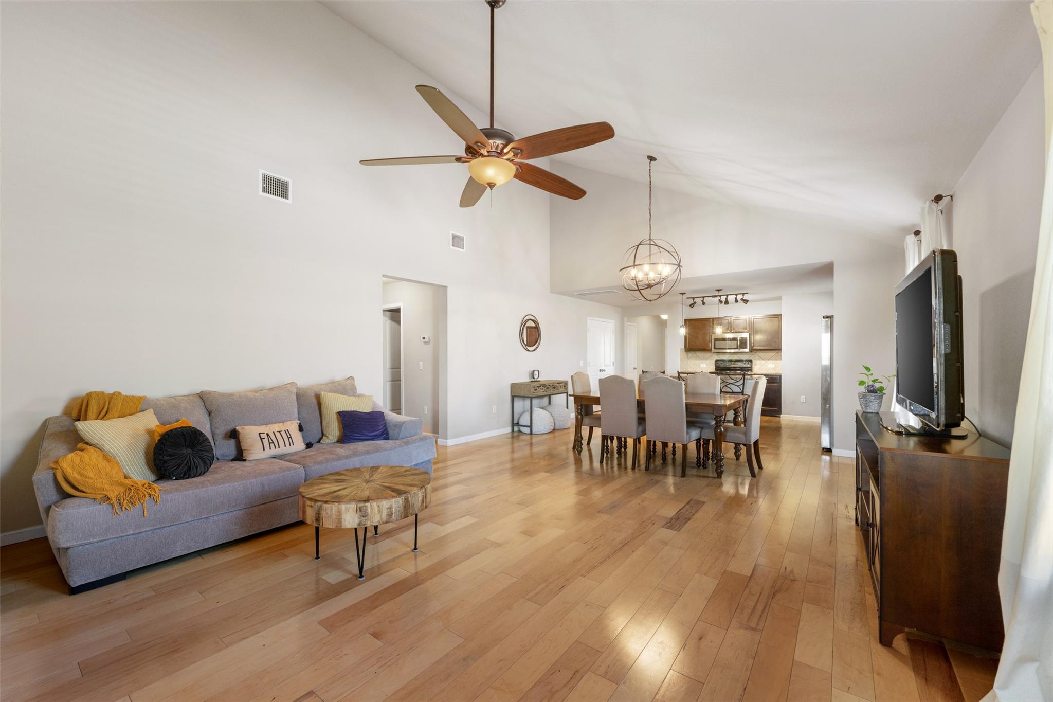 117 Liard River Rd, Hutto, TX 78634