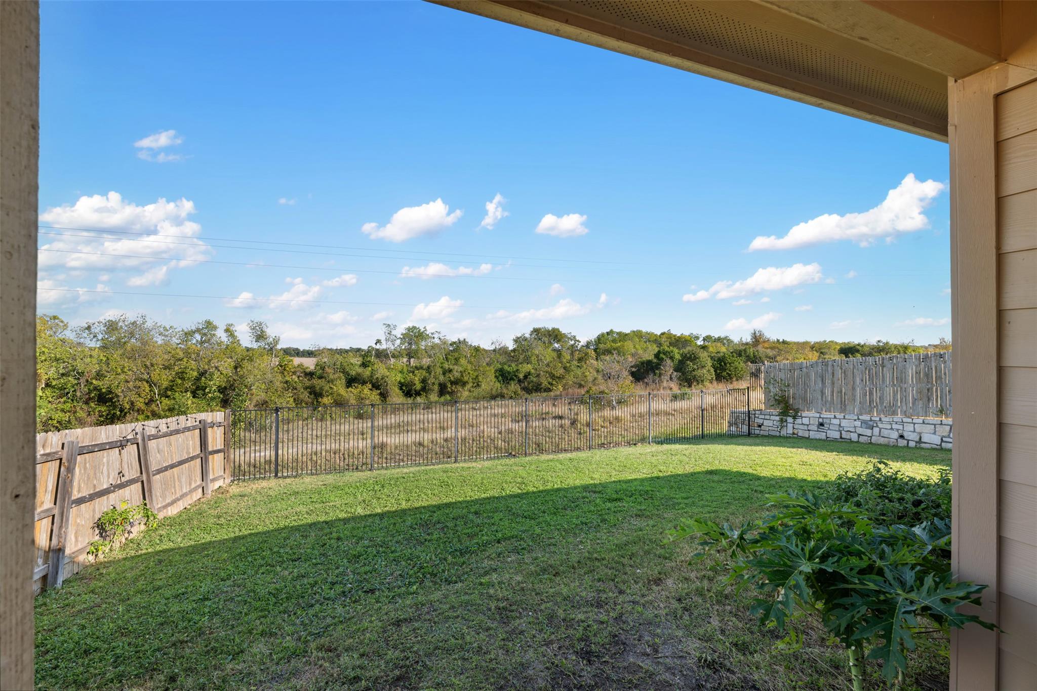 117 Liard River Rd, Hutto, TX 78634