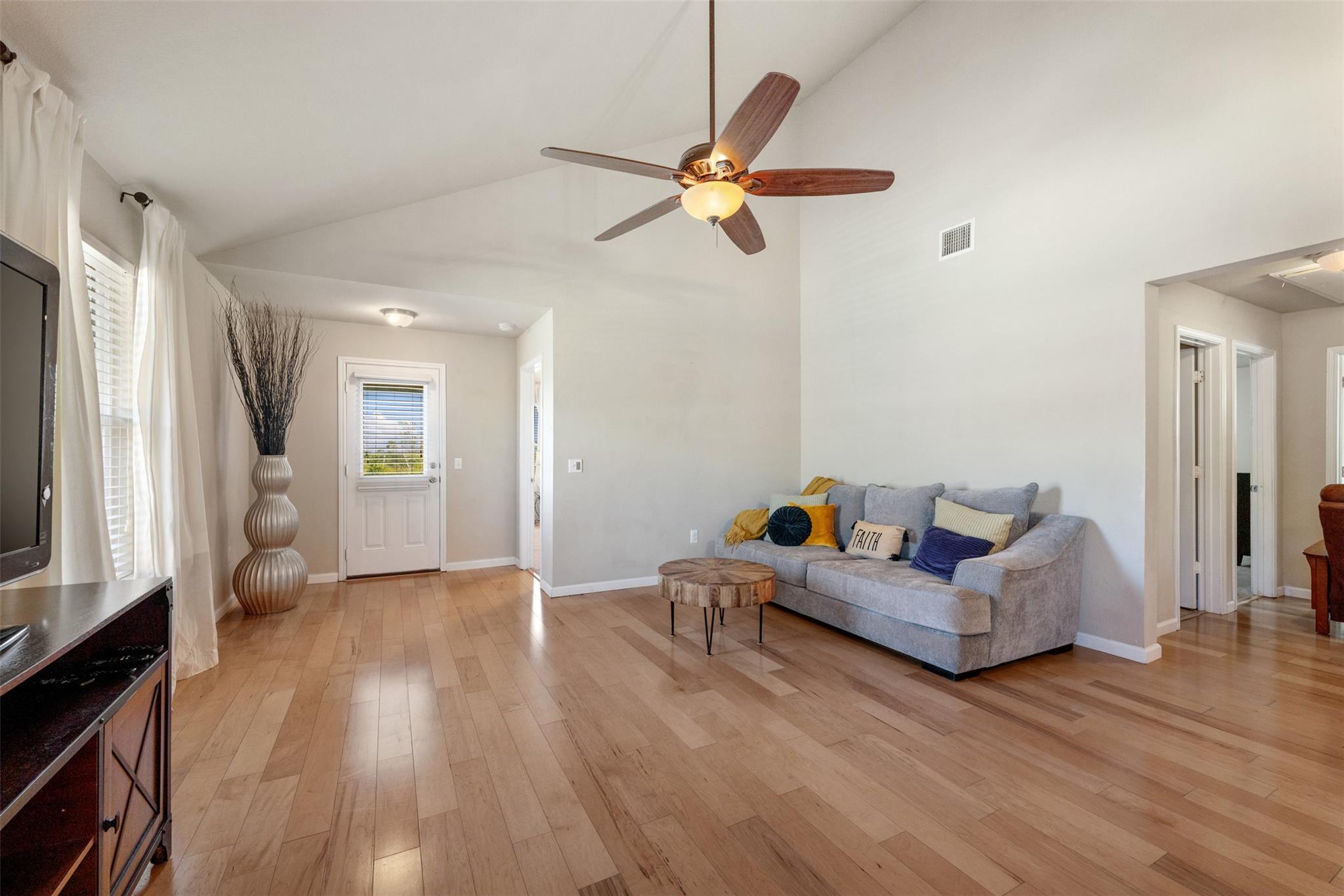 117 Liard River Rd, Hutto, TX 78634