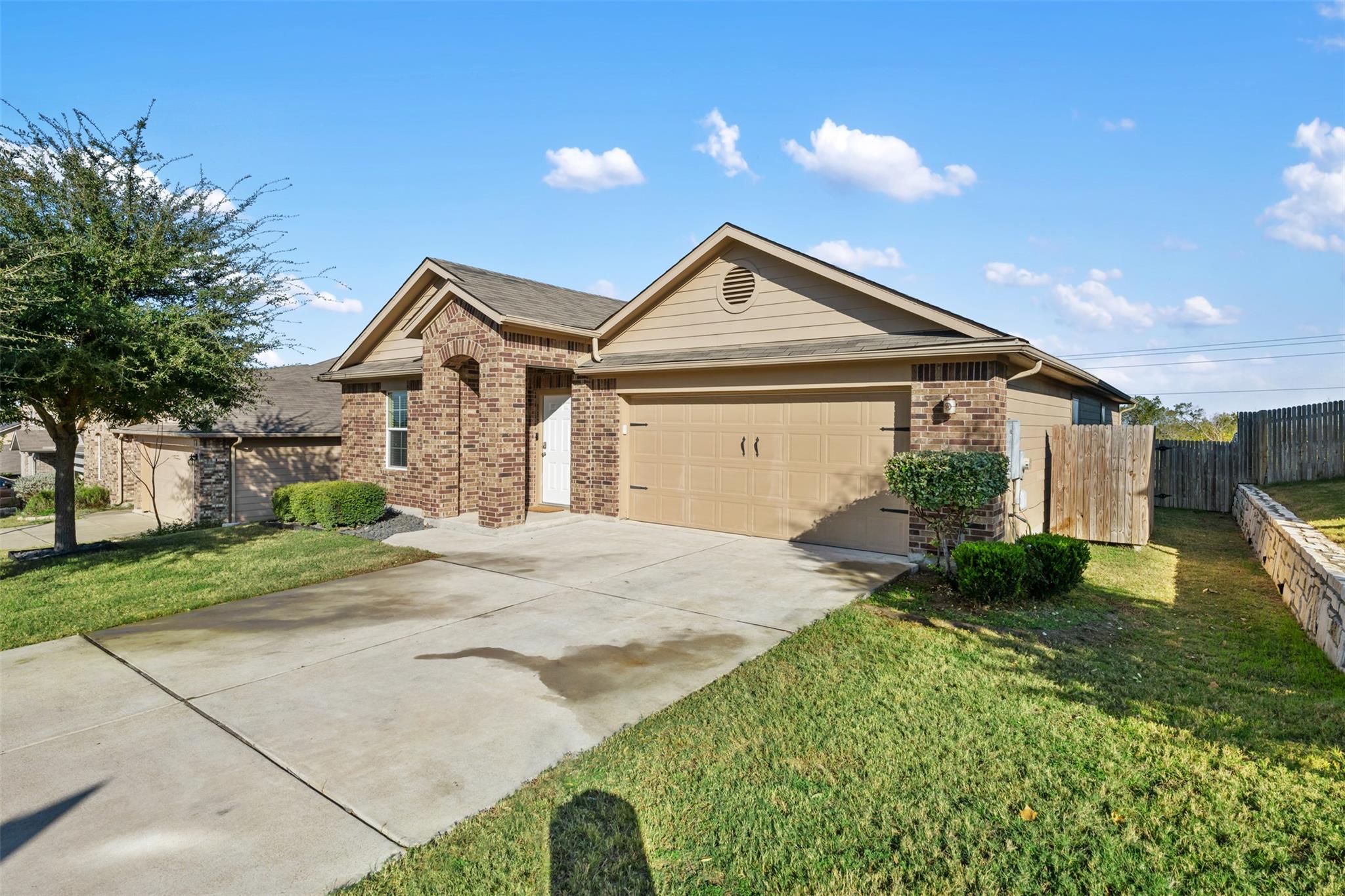 117 Liard River Rd, Hutto, TX 78634