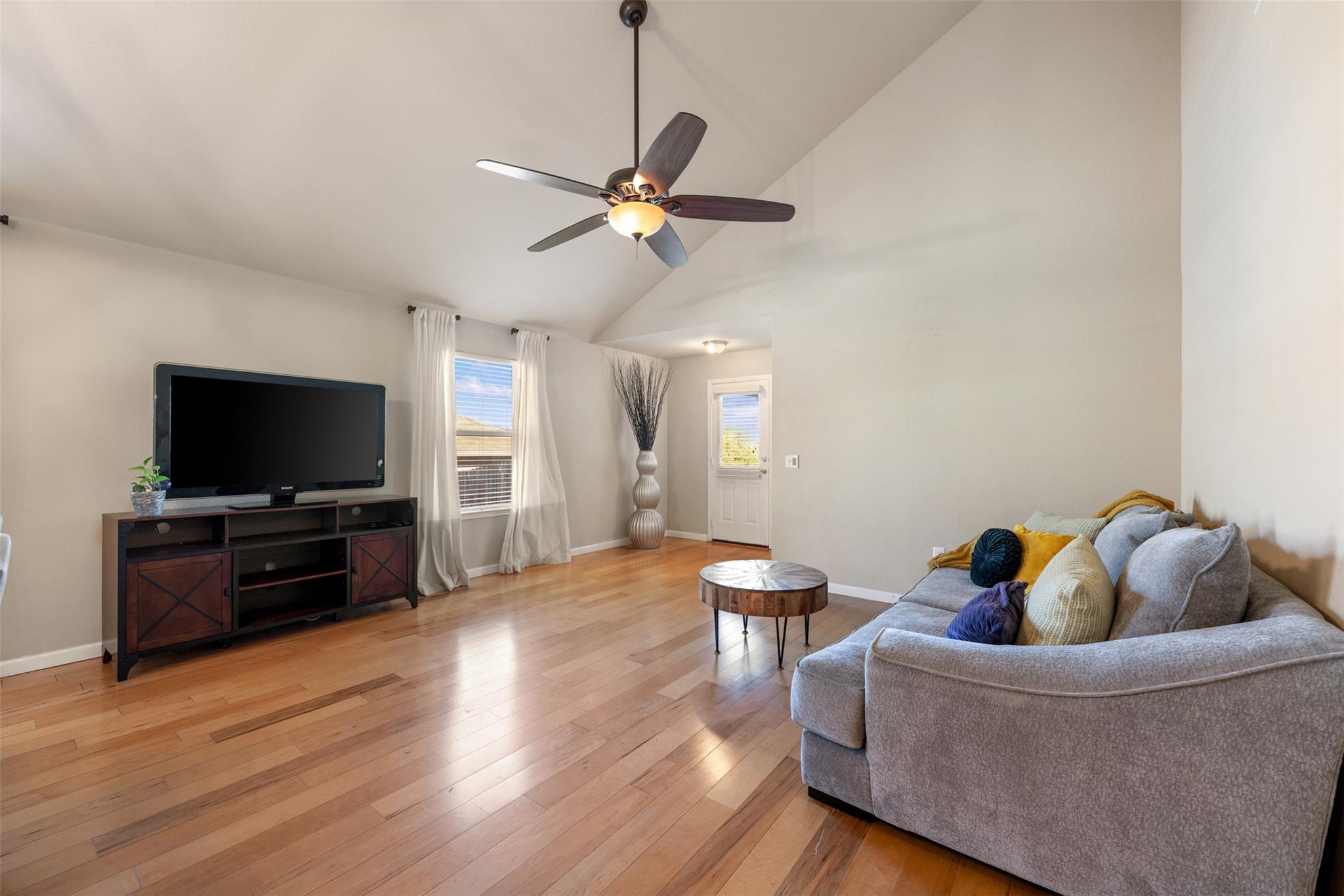 117 Liard River Rd, Hutto, TX 78634