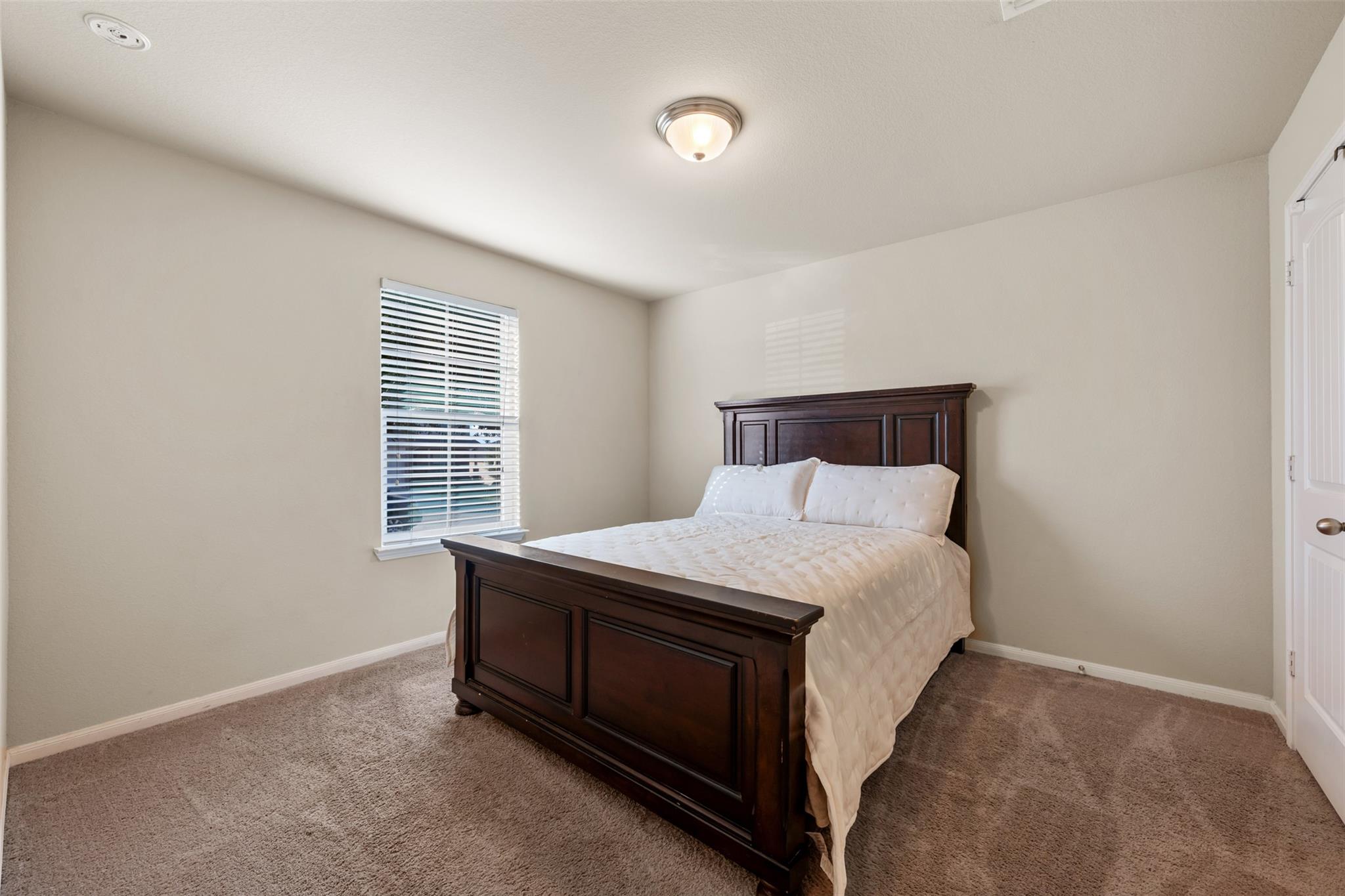 117 Liard River Rd, Hutto, TX 78634