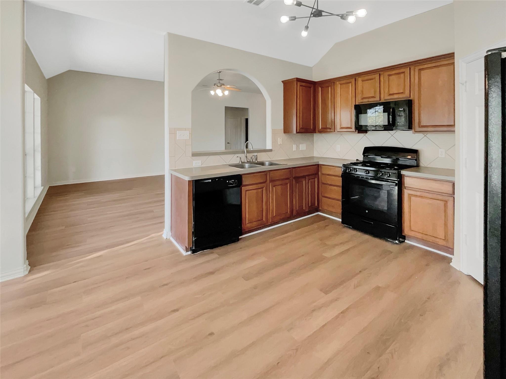 188 Valruth Dr, Kyle, TX 78640