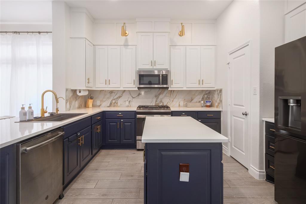 304 Glen Arbor Dr, Liberty Hill, TX 78642